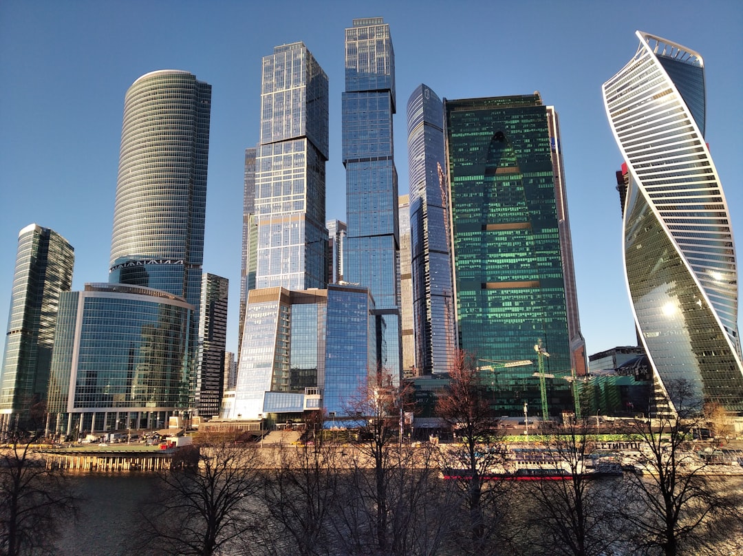 Легальный майнинг в России: требования, условия и перспективы для инвесторов